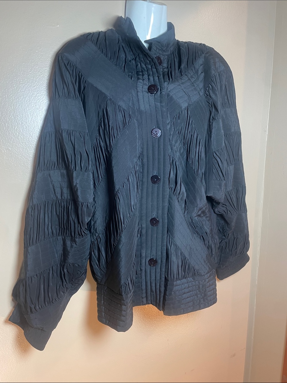Vintage 1980’s Perlita textured silk bomber jacket ladies women’s size medium